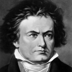 Höre dir das Song Ludwig Van Beethoven Moonlight sonata online aus der Wiedergabeliste Musik für Baby kostenlos.