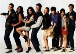 Höre dir das Song Glee Cast Don't Stop Believin' online aus der Wiedergabeliste Kinderlieder  kostenlos.