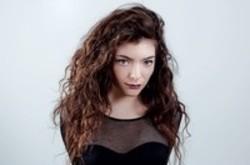 Höre dir das Song Lorde Royals online aus der Wiedergabeliste Die beliebtesten Songs aus den 2010er Jahre kostenlos.