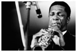 Höre dir das Song John Coltrane Naima online aus der Wiedergabeliste Jazz und Blues Musik Hits kostenlos.