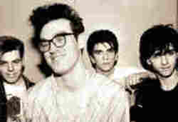 Höre dir das Song Smiths How Soon Is Now online aus der Wiedergabeliste Beste Rockballaden der 70er und 80er kostenlos.