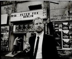 Neben Liedern von Perry Farrell kannst du dir kostenlos online Songs von Peter Fox hören.