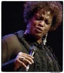 Dianne Reeves And the glory of the lord kostenlos online hören.