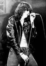 Joey Ramone There's Got To Be More To Life kostenlos online hören.
