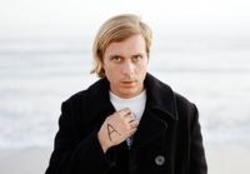 Awolnation Swinging From The Castles kostenlos online hören.