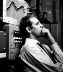 Karlheinz Stockhausen Sound-bomb 49 - Signals 80-93  kostenlos online hören.