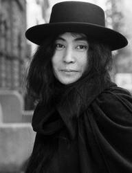 Neben Liedern von Jason Ross kannst du dir kostenlos online Songs von Yoko Ono hören.