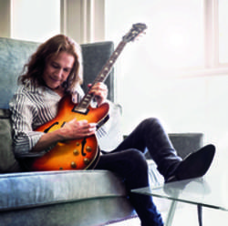 Robben Ford Wild About You (Can't Hold Out Much Longer) kostenlos online hören.