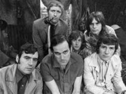 Monty Python Bishop At Home (Mr. Stoddard) kostenlos online hören.