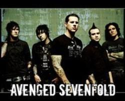 Neben Liedern von The Penfifteen Club kannst du dir kostenlos online Songs von Avenged Sevenfold hören.