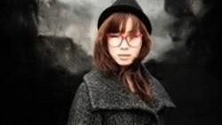 Neben Liedern von Amanda Alexander kannst du dir kostenlos online Songs von Tokimonsta hören.