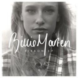 Neben Liedern von Off Shore kannst du dir kostenlos online Songs von Billie Marten hören.