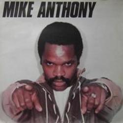 Neben Liedern von Kim Sozzi kannst du dir kostenlos online Songs von Mike Anthony hören.