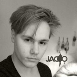 Neben Liedern von Raye kannst du dir kostenlos online Songs von Jacoo hören.
