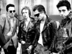 Neben Liedern von Fredo Santana kannst du dir kostenlos online Songs von The Clash hören.