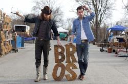 Neben Liedern von Matt & Barry kannst du dir kostenlos online Songs von Brothers Osborne hören.
